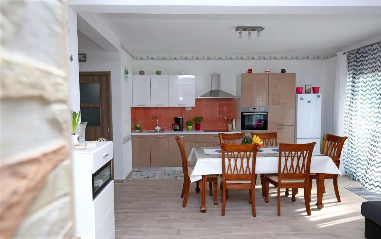 Luciano Apartment Mravince Exterior photo